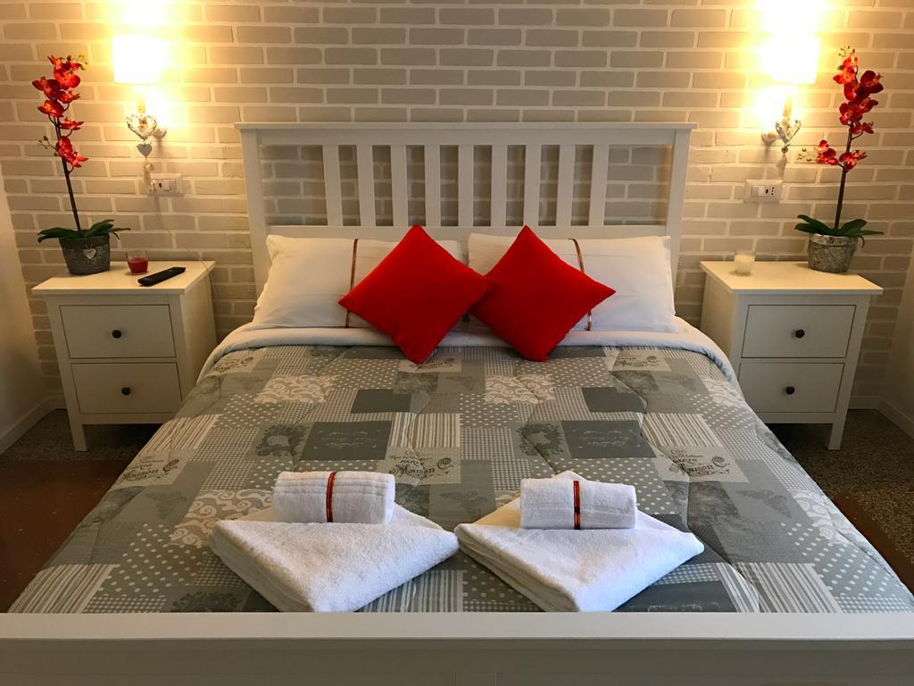 Moonlight Inn Guesthouse โรม ภายนอก รูปภาพ