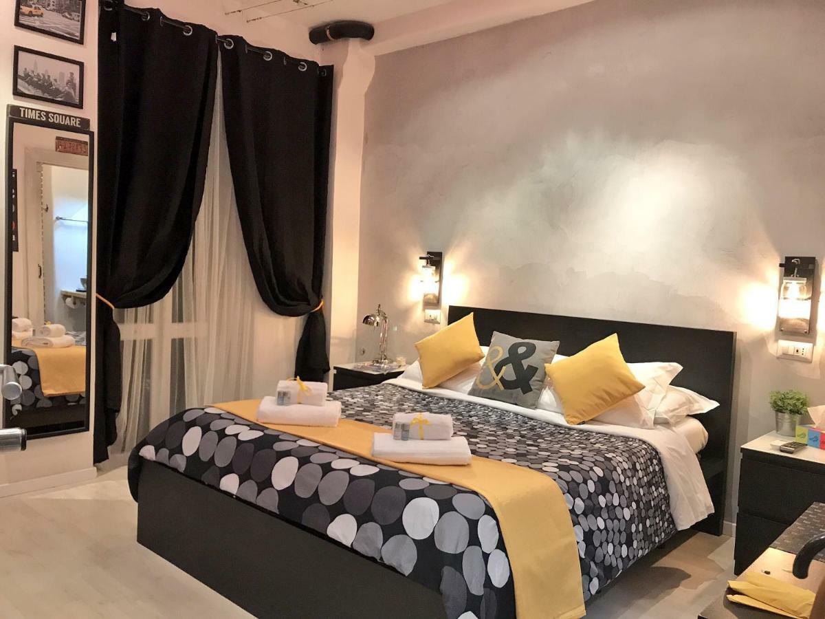 Moonlight Inn Guesthouse โรม ภายนอก รูปภาพ