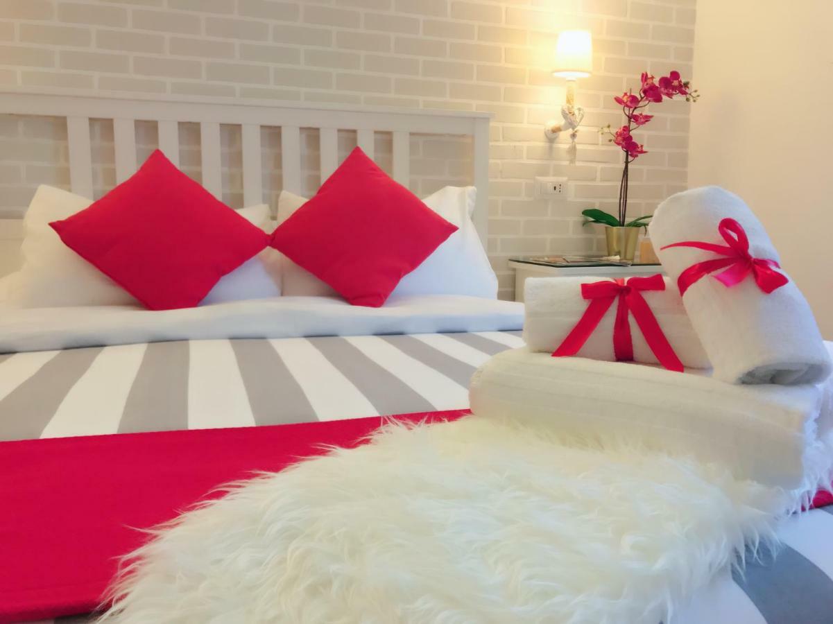 Moonlight Inn Guesthouse โรม ภายนอก รูปภาพ