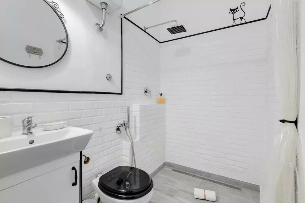 Moonlight Inn Guesthouse โรม ภายนอก รูปภาพ