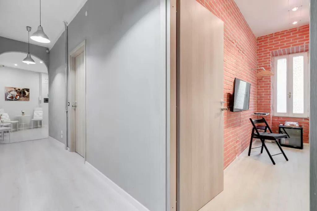 Moonlight Inn Guesthouse โรม ภายนอก รูปภาพ